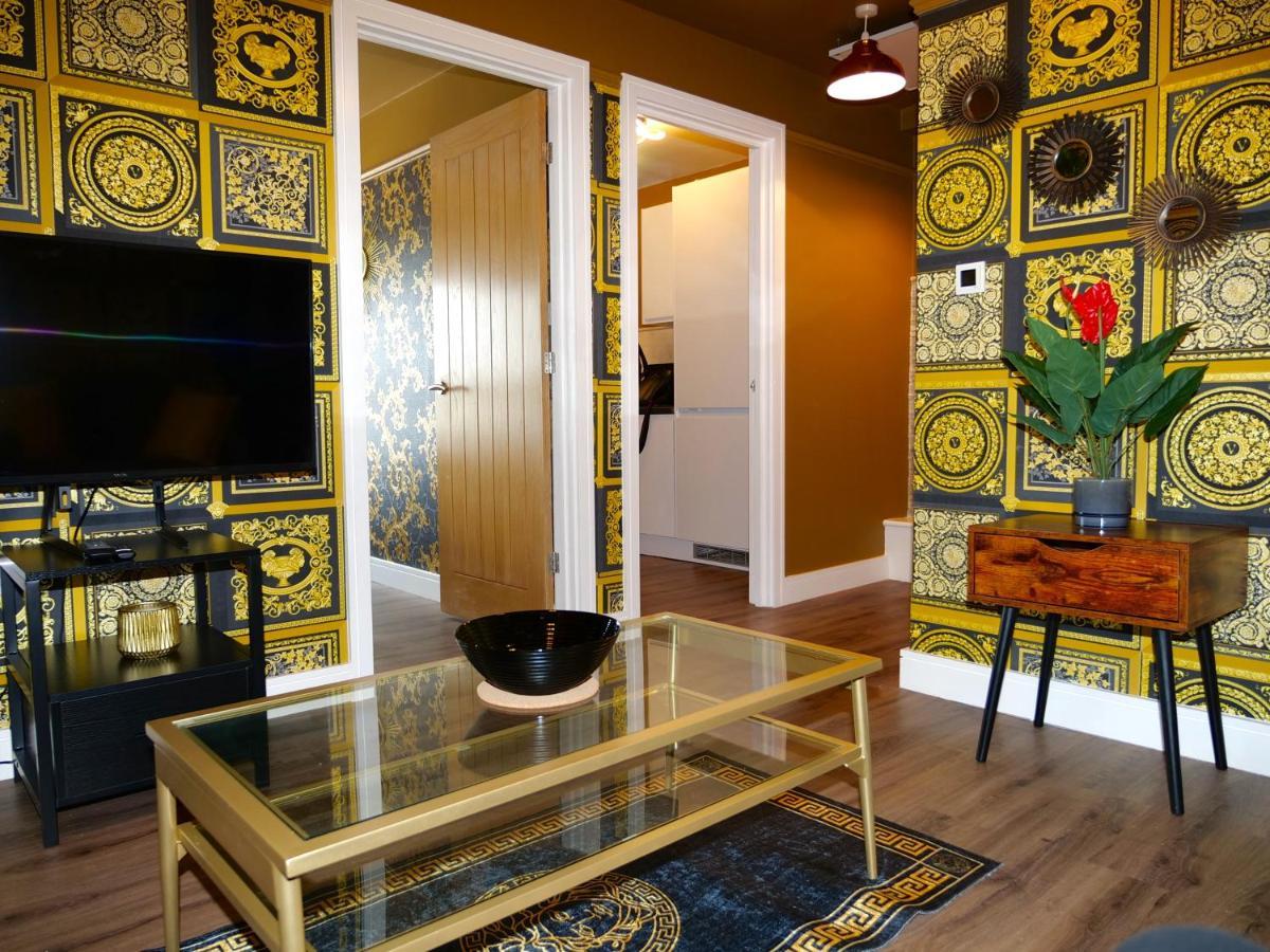 Ultra Deluxe Versace Apartment Near Sheffield Full Sky Tv Rotherham Kültér fotó