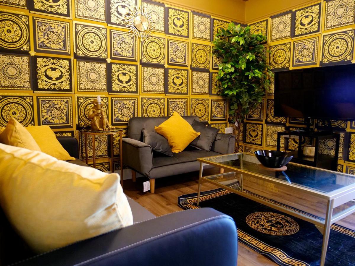 Ultra Deluxe Versace Apartment Near Sheffield Full Sky Tv Rotherham Kültér fotó