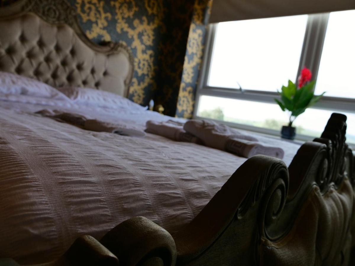 Ultra Deluxe Versace Apartment Near Sheffield Full Sky Tv Rotherham Kültér fotó